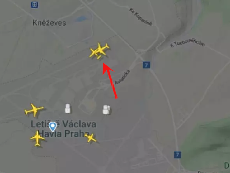 Lietadlá sa dostali k sebe na dosť malú vzdialenosť.