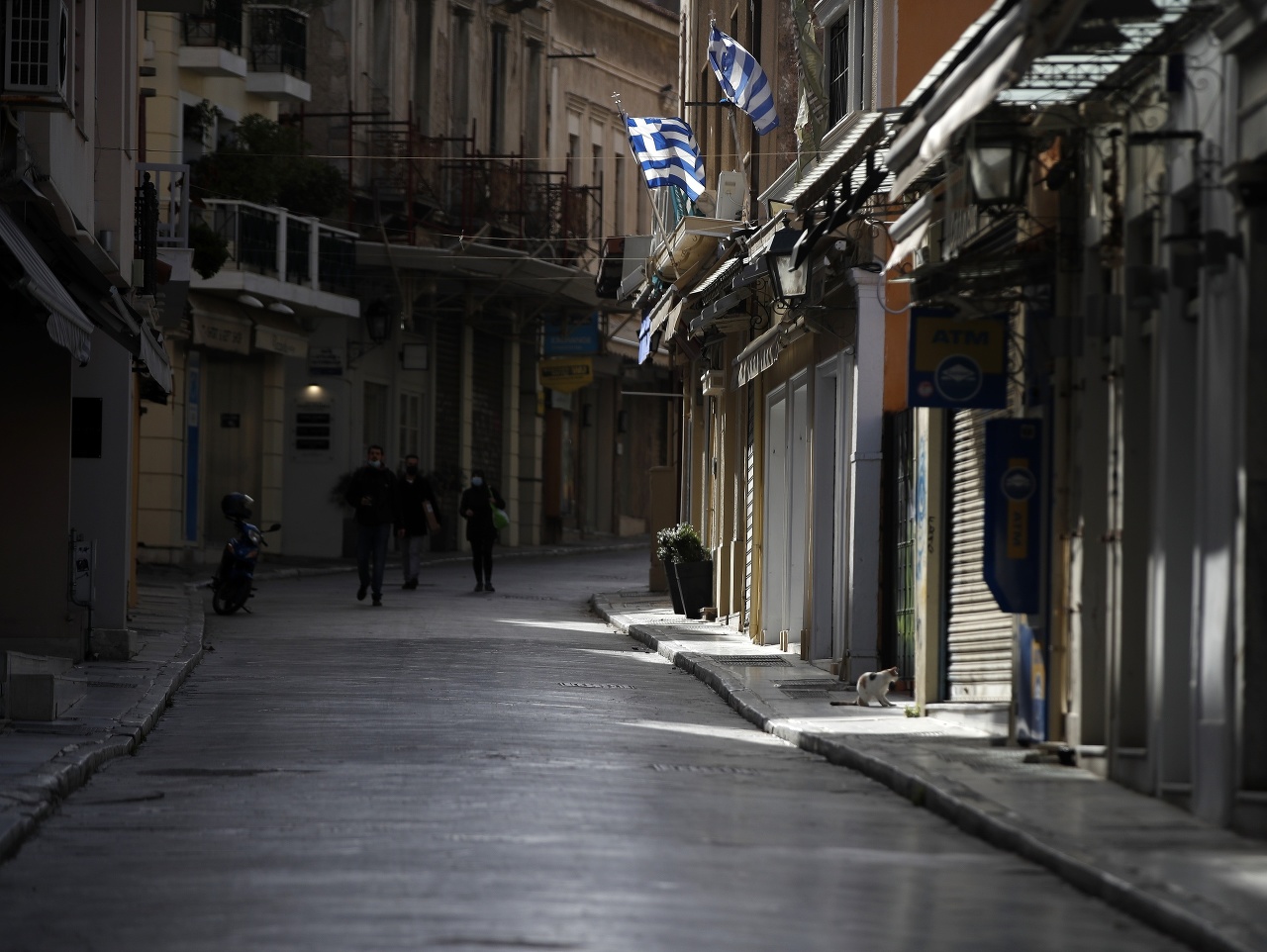 Ulice v Aténach zostanú kvôli opatreniam prázdne