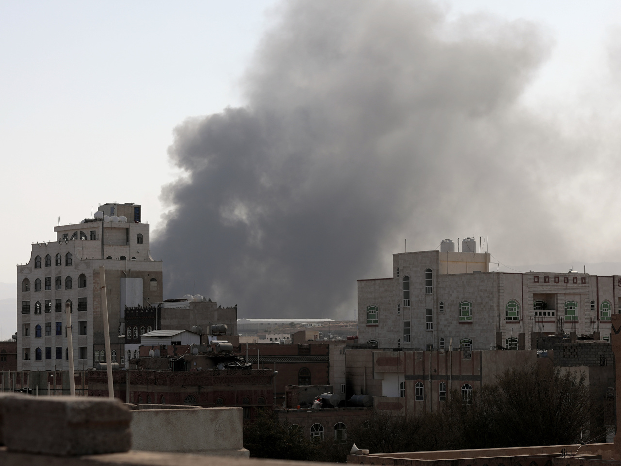 Provládne sily bombardovali mesto Saná