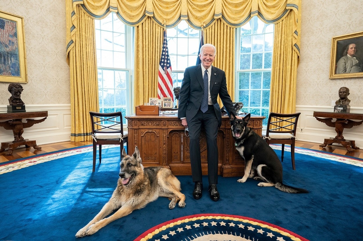 Americký prezident so svojimi psami Champom a Majorom.