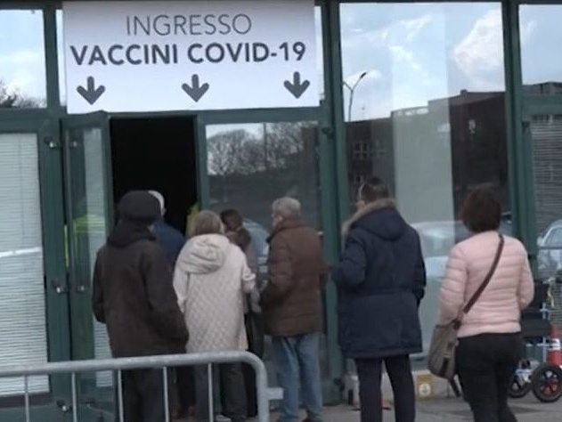 Víkendové očkovanie v Cremone bolo označené za katastrofu.
