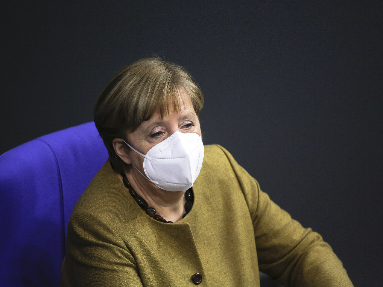 Angela Merkelová pohrozila regulovaním opatrení na celoštátnej úrovni