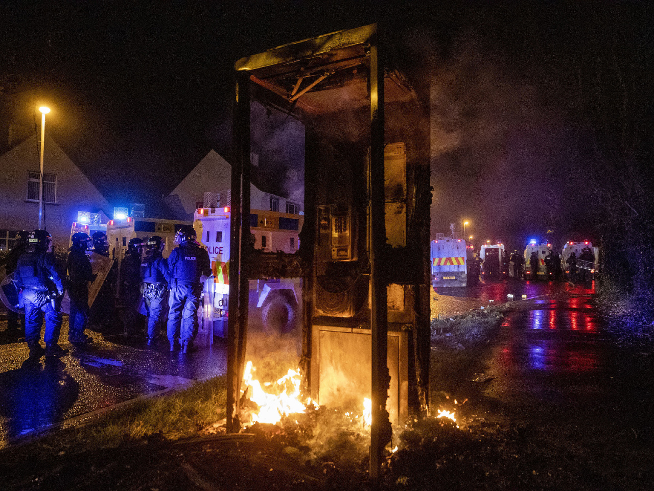 Protesty a násilnosti v Belfaste 