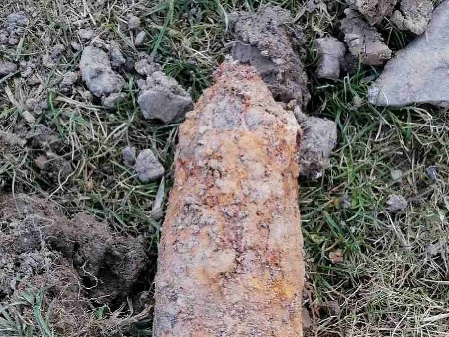 Muž našiel v Jurkovej Voli delostrelecký granát