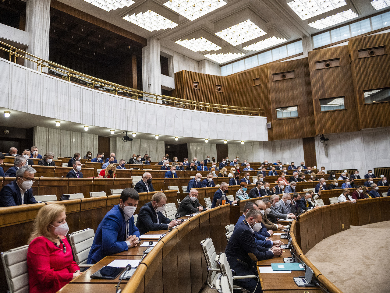 Poslanci NR SR počas rokovania v parlamente