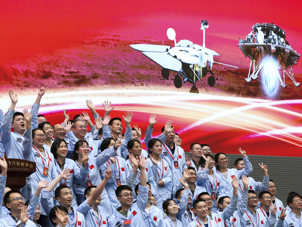 Čína sa stala druhým štátom, ktorému sa na Mars podarilo dostať svoje robotické vozidlo