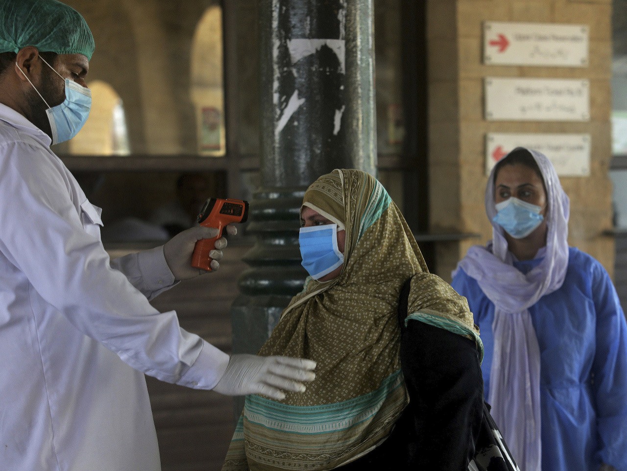 Pakistan bojuje s treťou vlnou koronavírusu