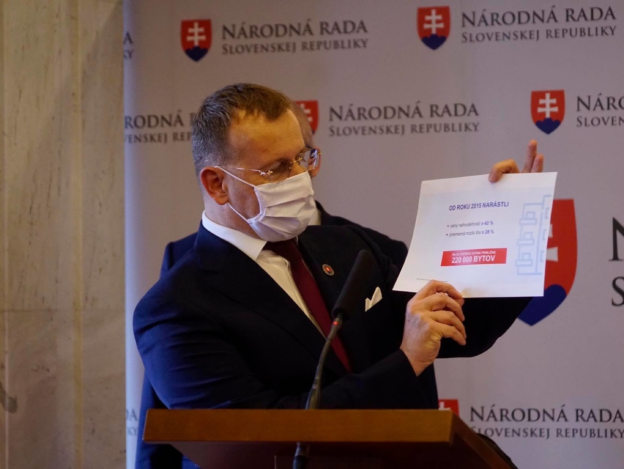 Tlačová konferenciu predsedu NR SR Borisa Kollára k nájomným bytom