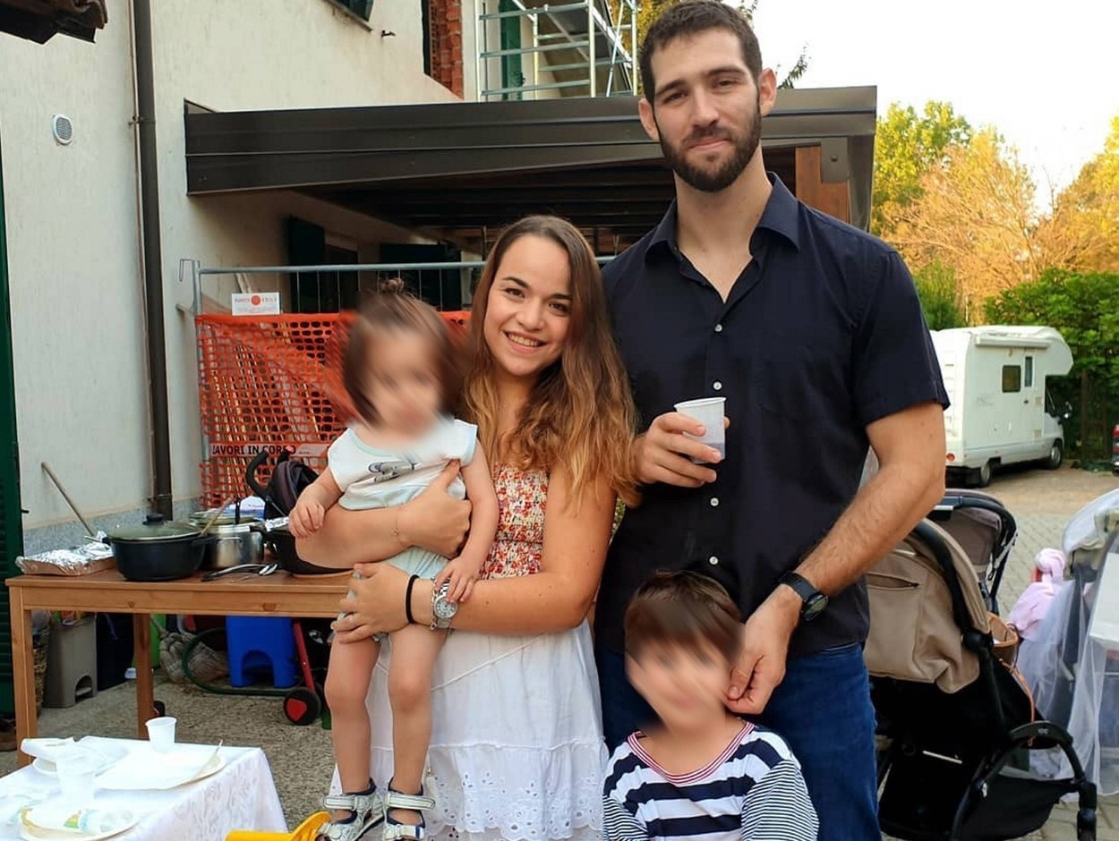 Amit Biran so ženou Tal Pelegovou a ich deťmi Tomom a Ejtanom.