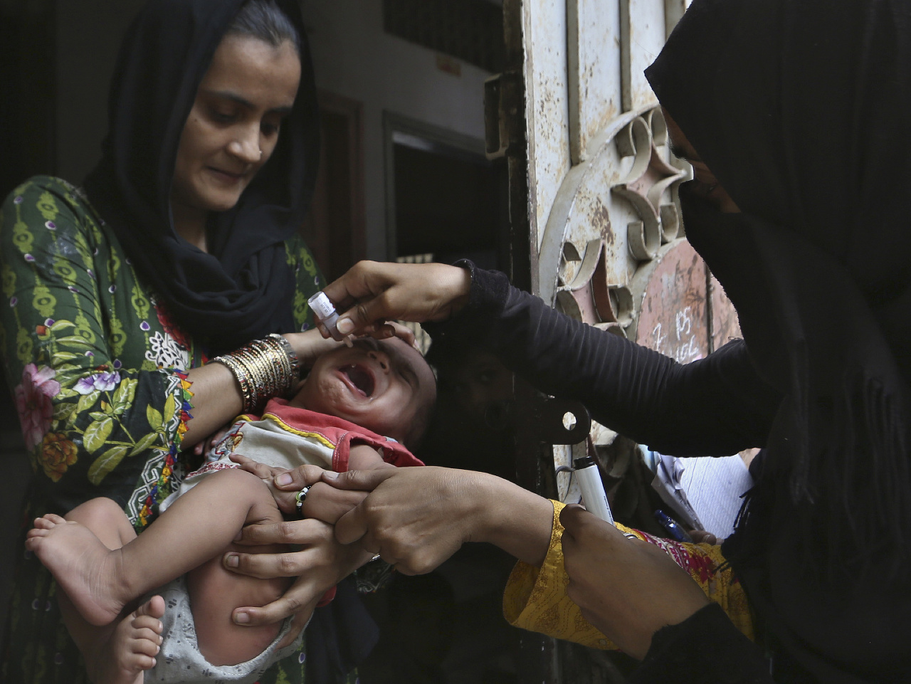 Očkovanie detí proti obrne v Pakistane