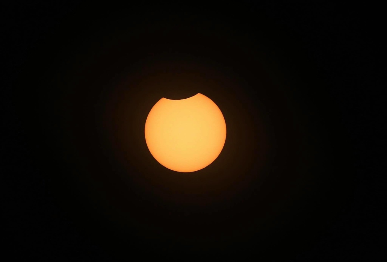 Vo štvrtok bolo možné na Slovensku pozorovať čiastočné zatmenie Slnka