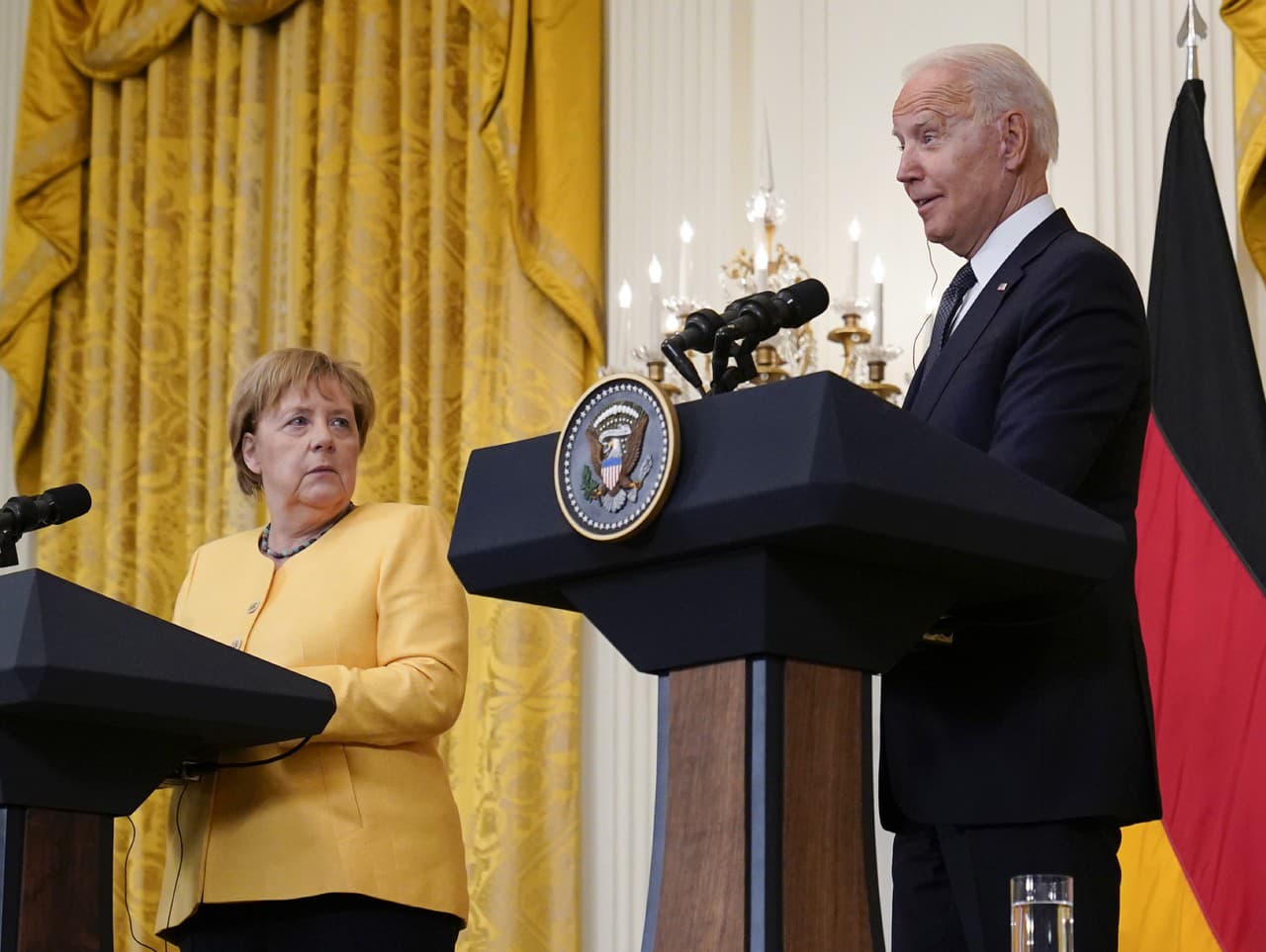 Joe Biden a Angela Merkelová na spoločnej tlačovej konferencii