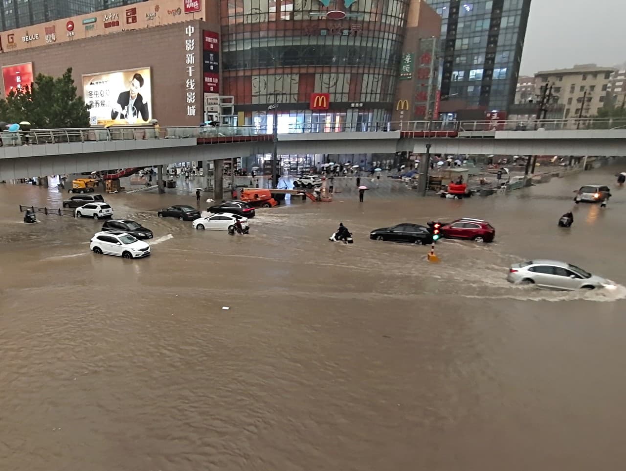 Záplavy v Číne si vyžiadali už niekoľko obetí