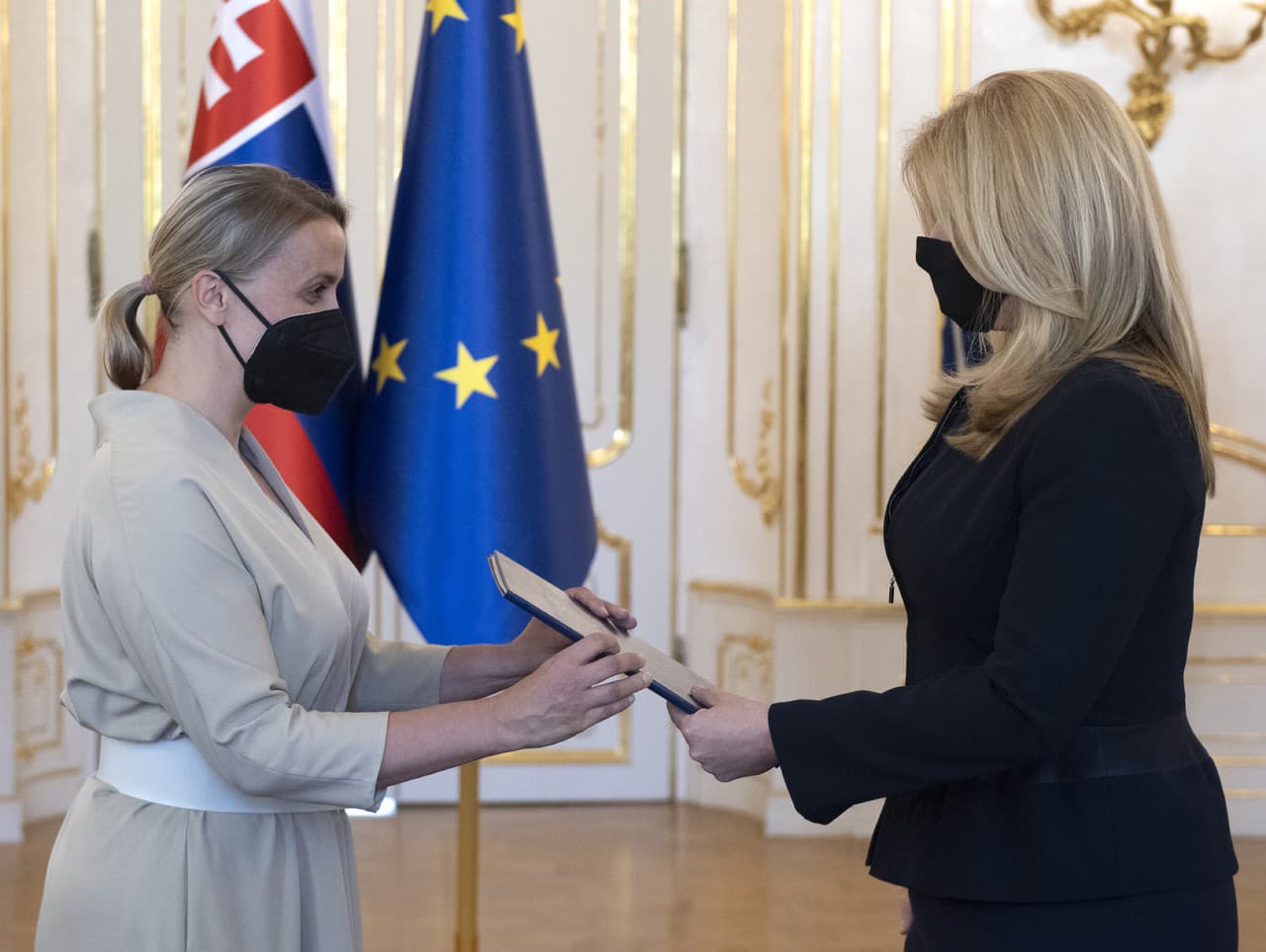 Zuzana Čaputová odovzdala poverovacie listiny trom novým veľvyslancom