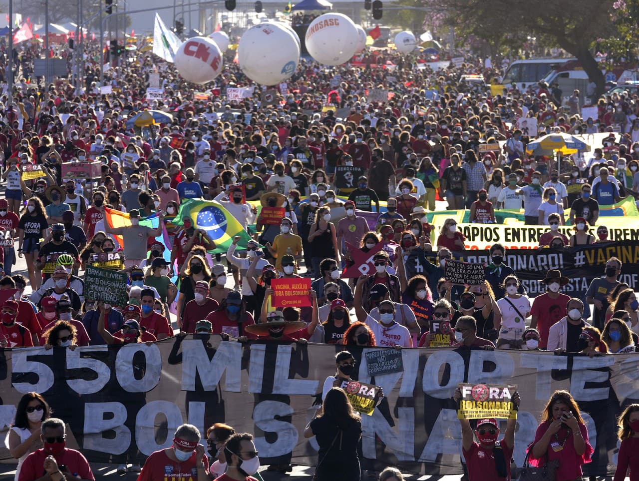 Brazílčania protestujú v uliciach
