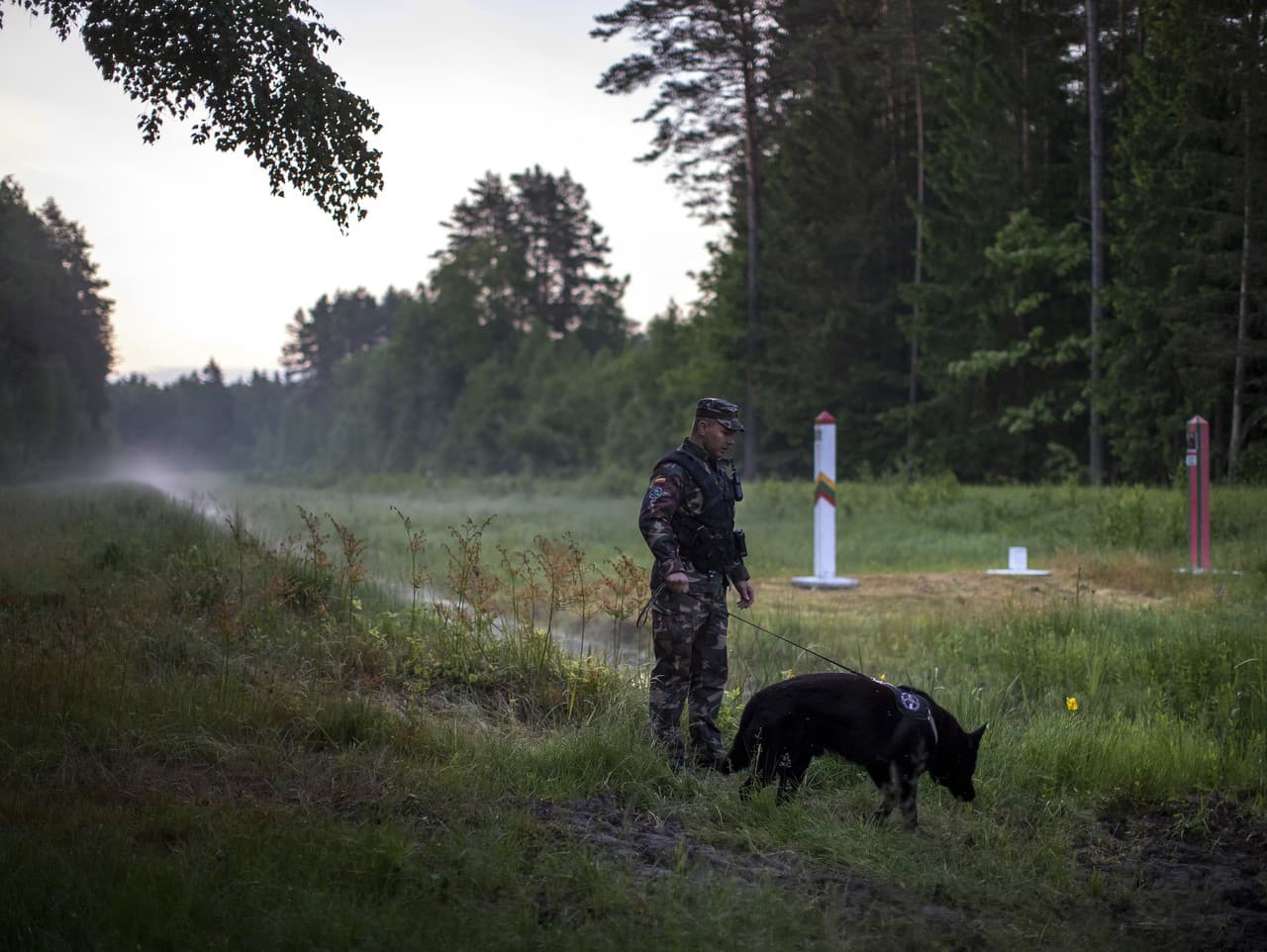 Litovská pohraničná stráž na hraniciach s Bieloruskom