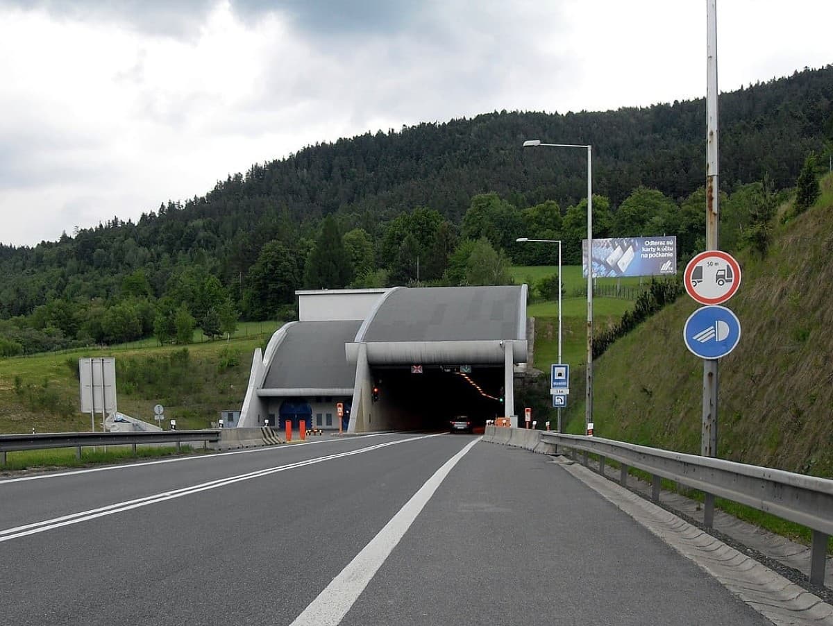 Tunel Branisko popoludní uzavreli