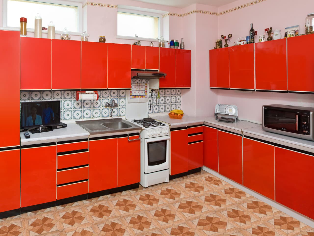 Červená kuchyňa Carmen bola - a ešte stále je - súčasťou mnohých domácností