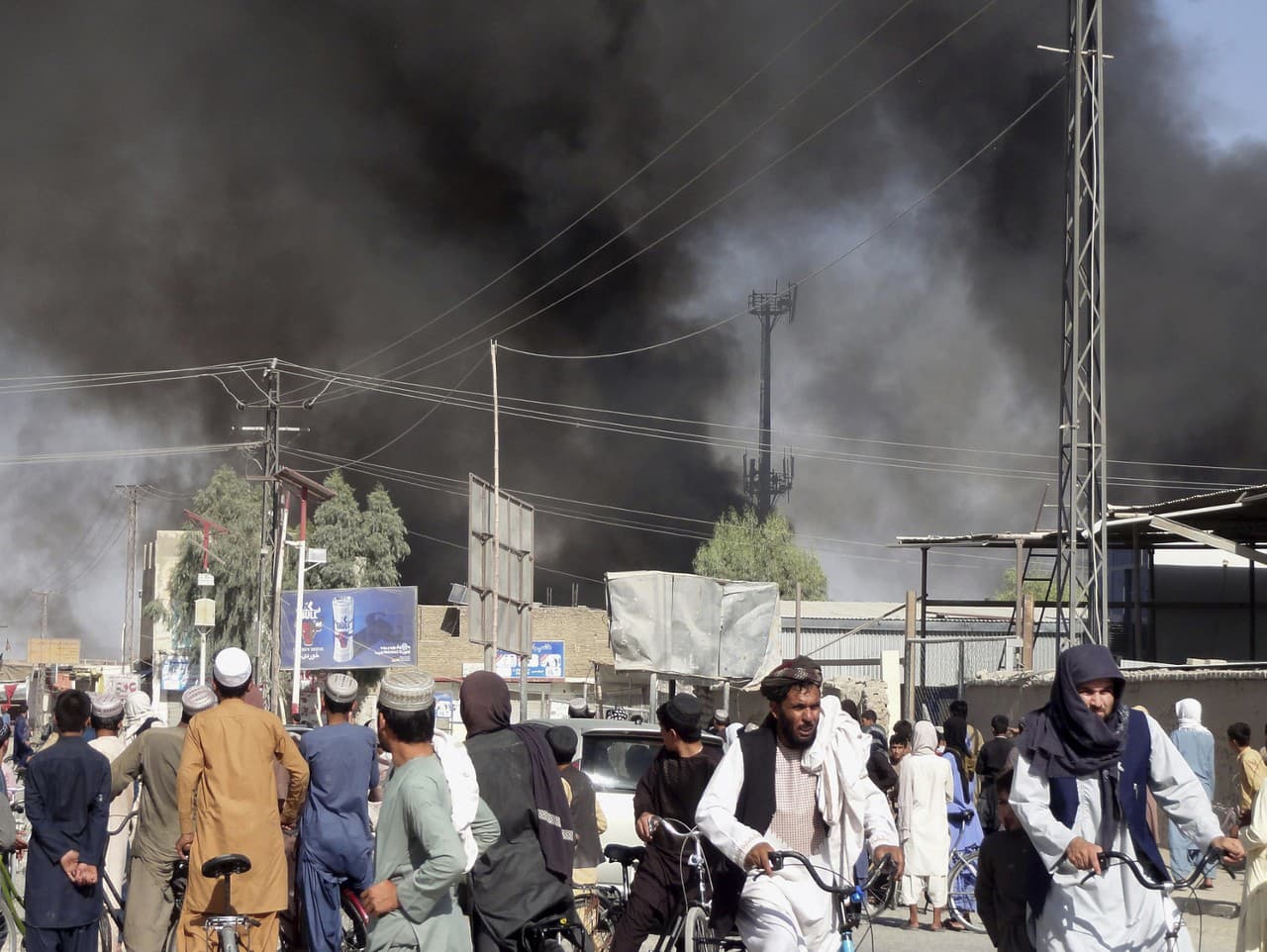 Boje medzi Talibanom a afganskými bezpečnostnými silami v Kandaháre,