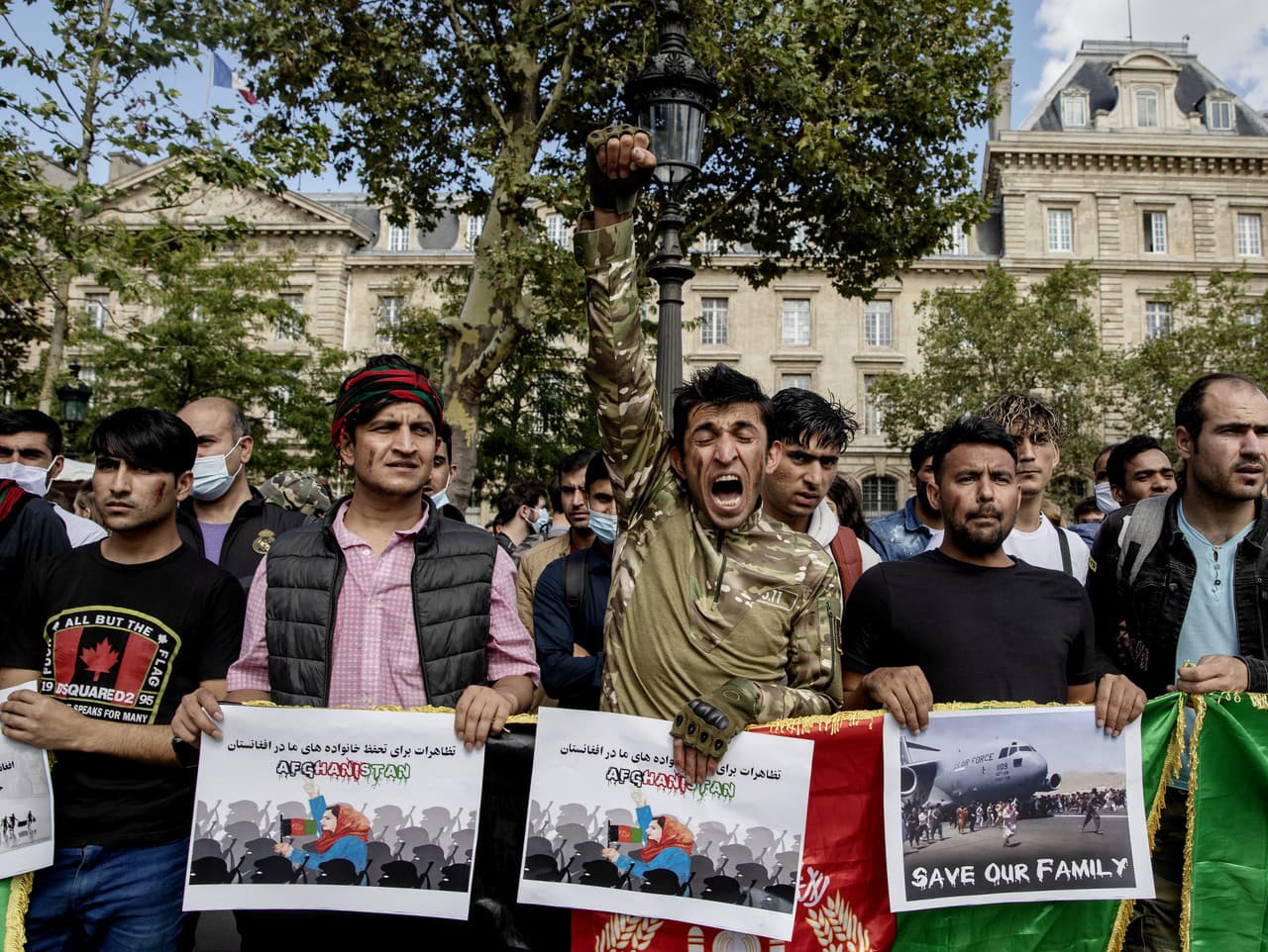 Vo Francúzsku ľudia demonštrovali za prijatie utečencov z Afganistanu