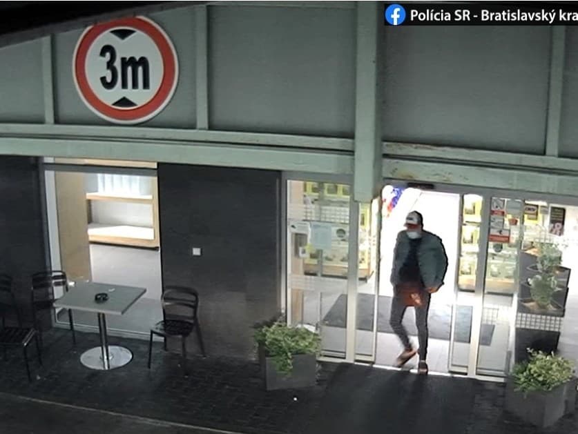 Polícia objasňuje krádež gastrolístkov na jednej z čerpacích staníc v Malackách