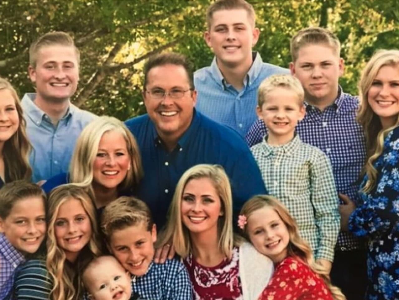 Reed Hickson so svojou rodinou.