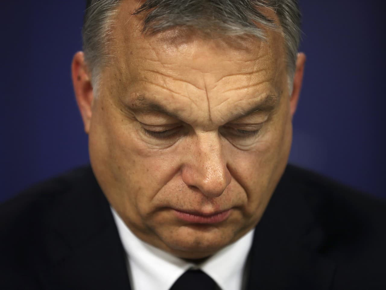 Maďarský premiér Viktor Orbán prichádza na tlačovú konferenciu po predsedníctve Európskej ľudovej strany