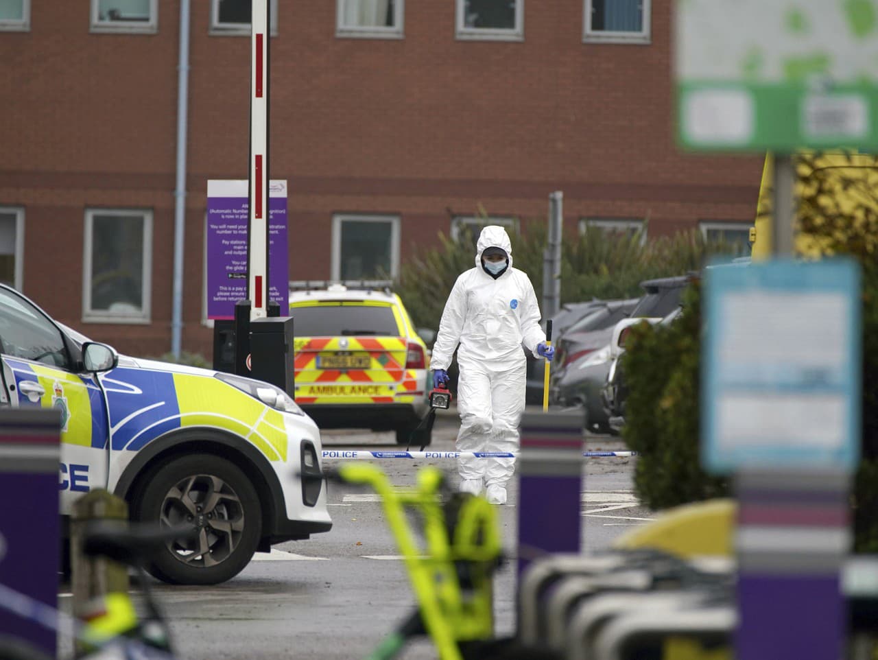 Útok pred nemocnicou v Liverpoole