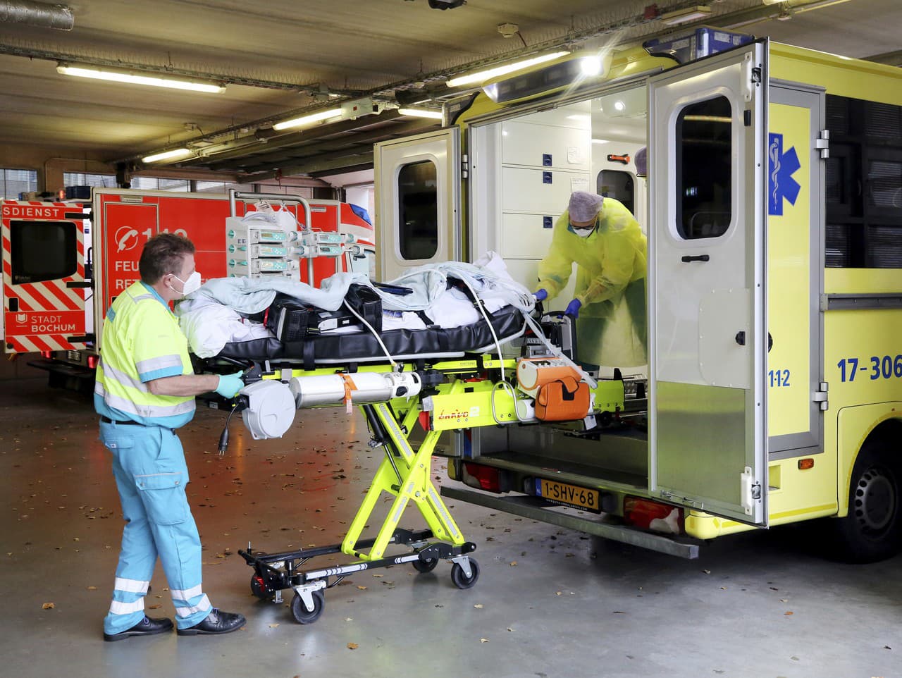 Holandsko začalo prevážať pacientov s covidom do nemocníc v Nemecku