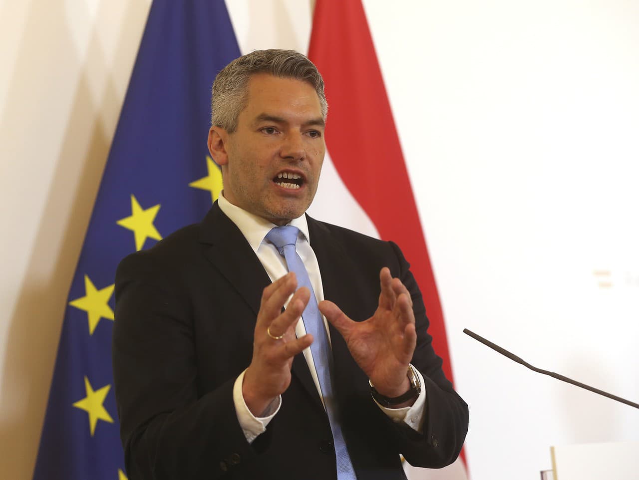 Rakúsky minister vnútra Karl Nehammer