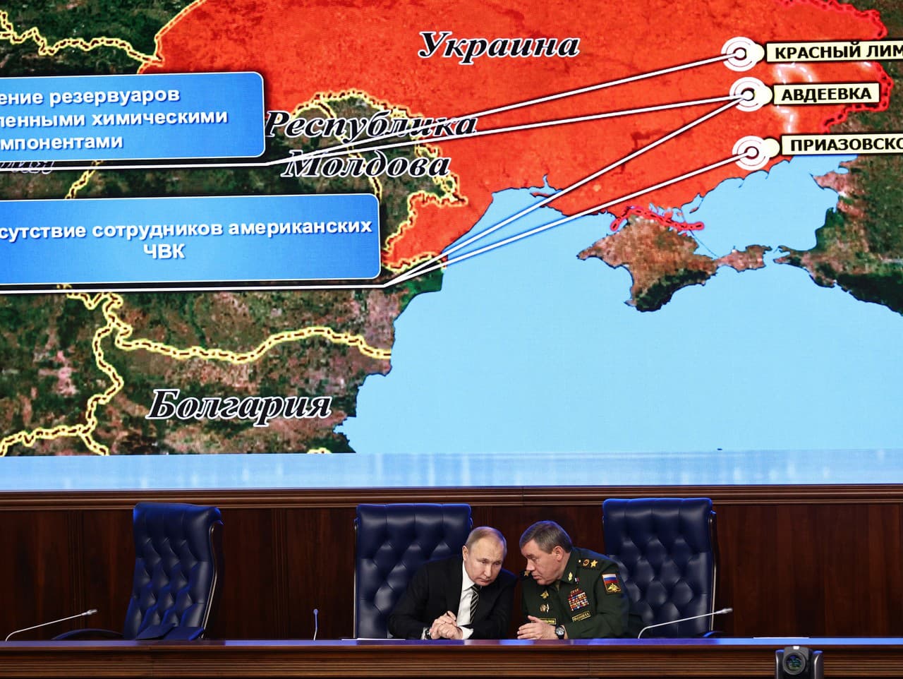 Rusko údajne rozmiestňuje vojenské jednotky pri hraniciach s Ukrajinou
