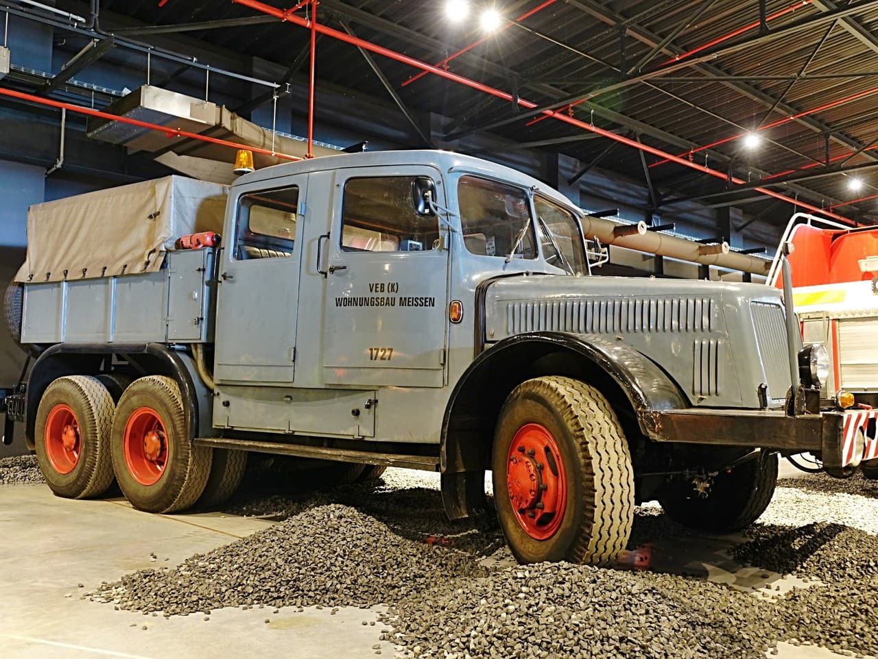 Ťahač Tatra T 141, ktorý sa niekoľko rokov vyrábal v pobočnom závode Tatra v Bánovciach nad Bebravou