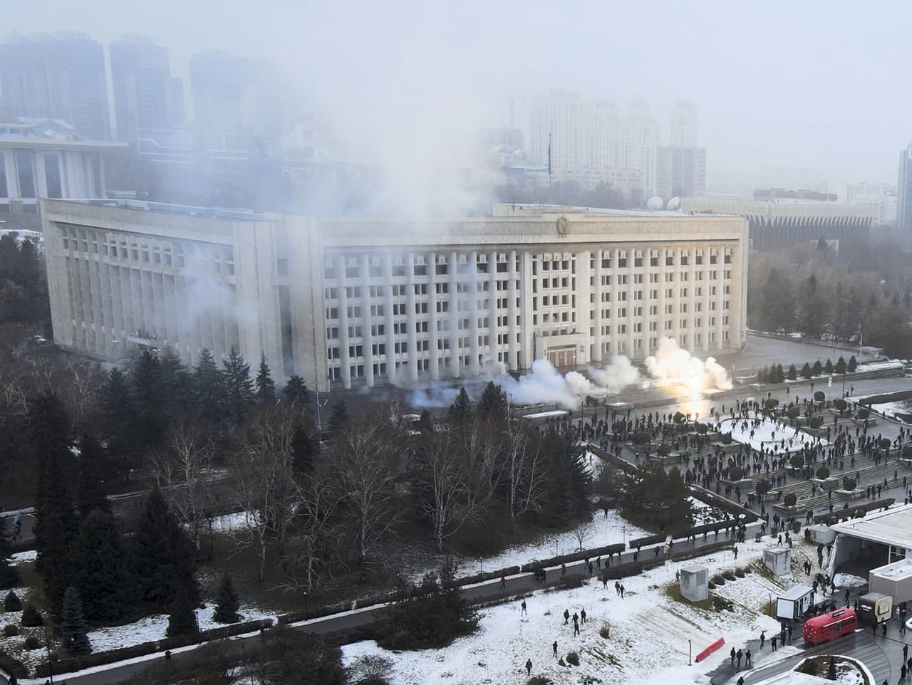 Počas protestov v Kazachstane, ktoré prerástli do nepokojov, utrpelo zranenia vyše 1000 osôb