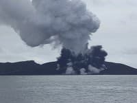 Vulkanická erupcia vytvorila na súostroví Tonga v Oceánii nový ostrov