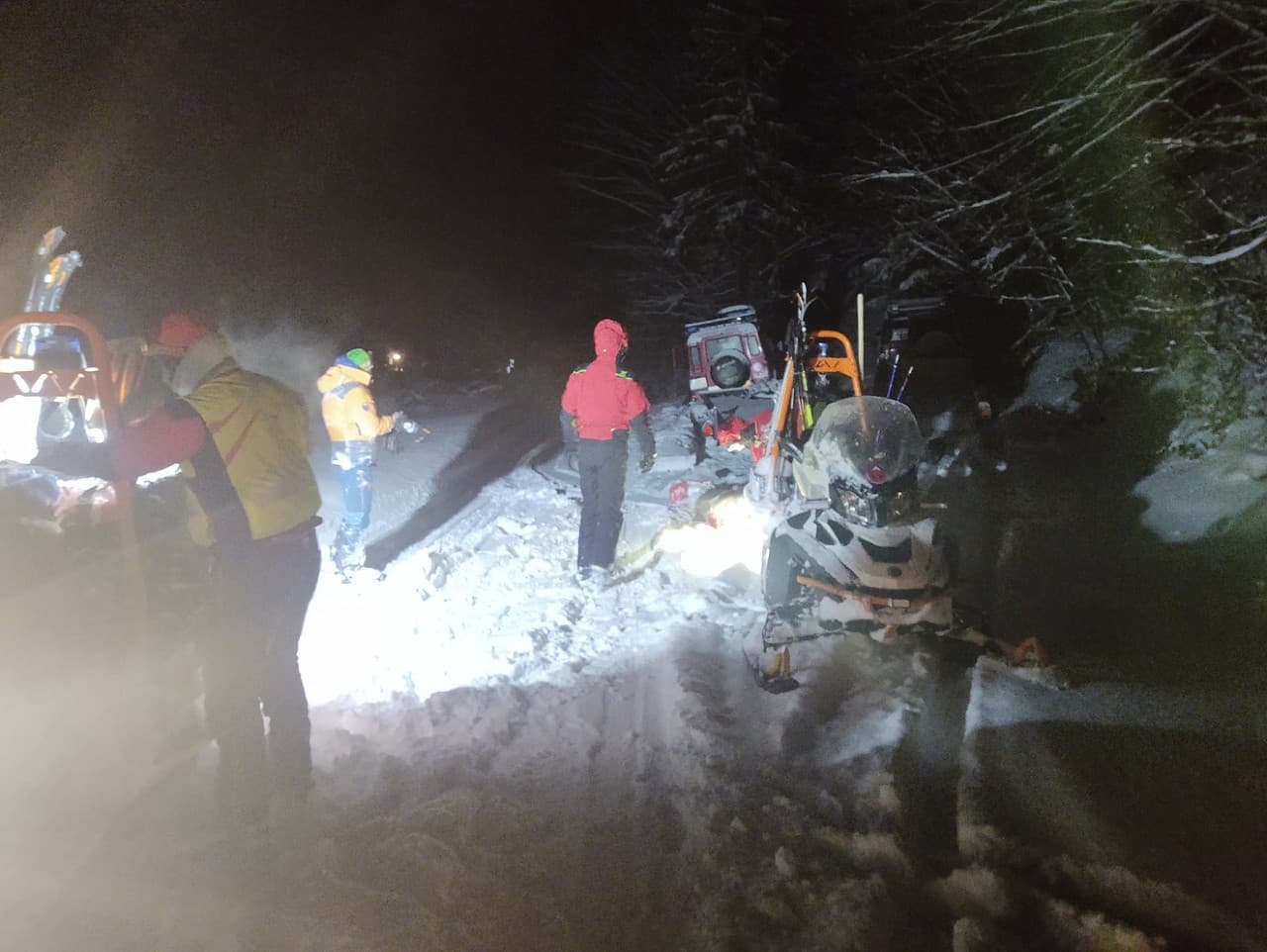 Horskí záchranári pomáhali vyčerpanej štvorici