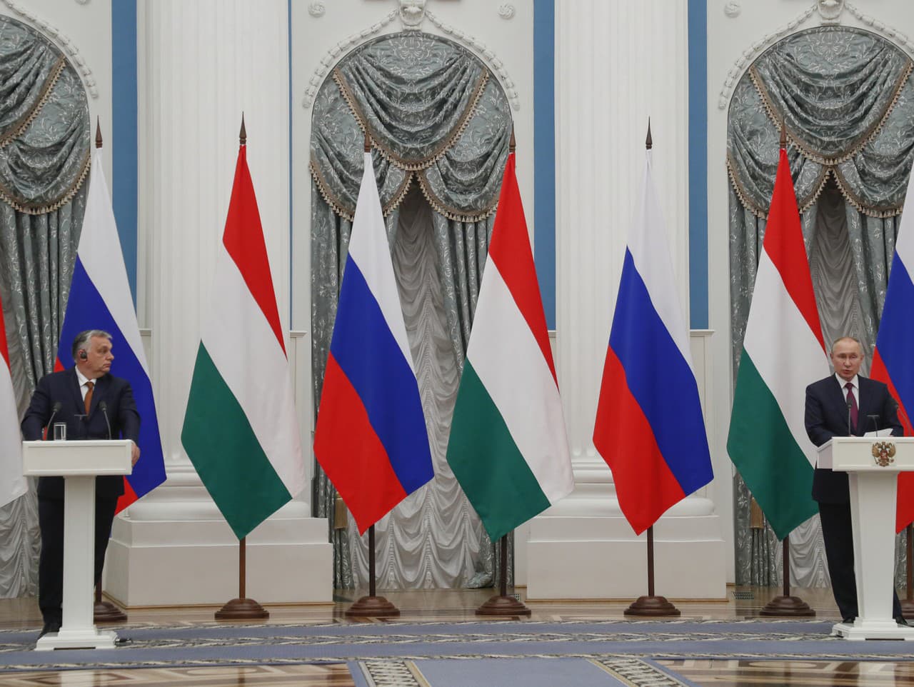 Vladimir Putin a Viktor Orbán na spoločnom stretnutí