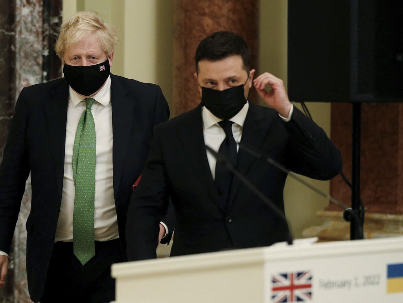 Ukrajinský prezident Volodymyr Zelenskyj a britský premiér Boris Johnson