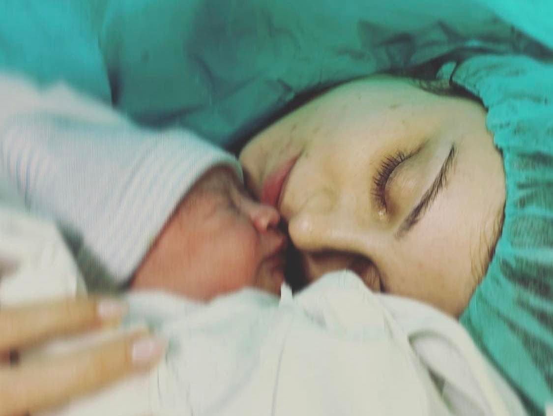 Dominika Jurena porodila syna. 