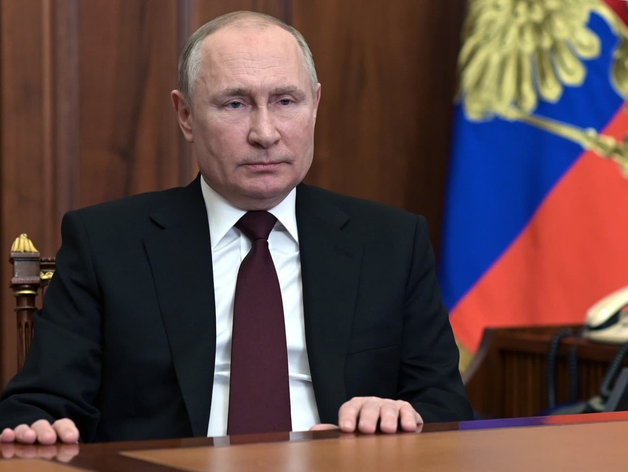 Vladimir Putin sa rozhodol okamžite uznať suverenitu separatistických republík v Donbase.