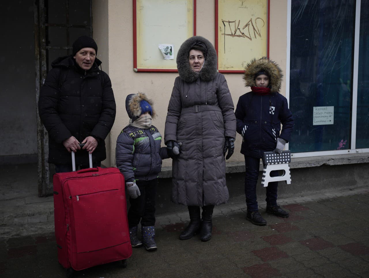 Ukrajinskí utečenci na vlakovej stanici v meste Przemysl v Poľsku