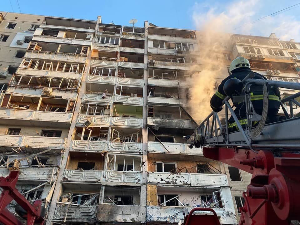 Požiar veľkopodlažnej obytnej budovy v Kyjeve