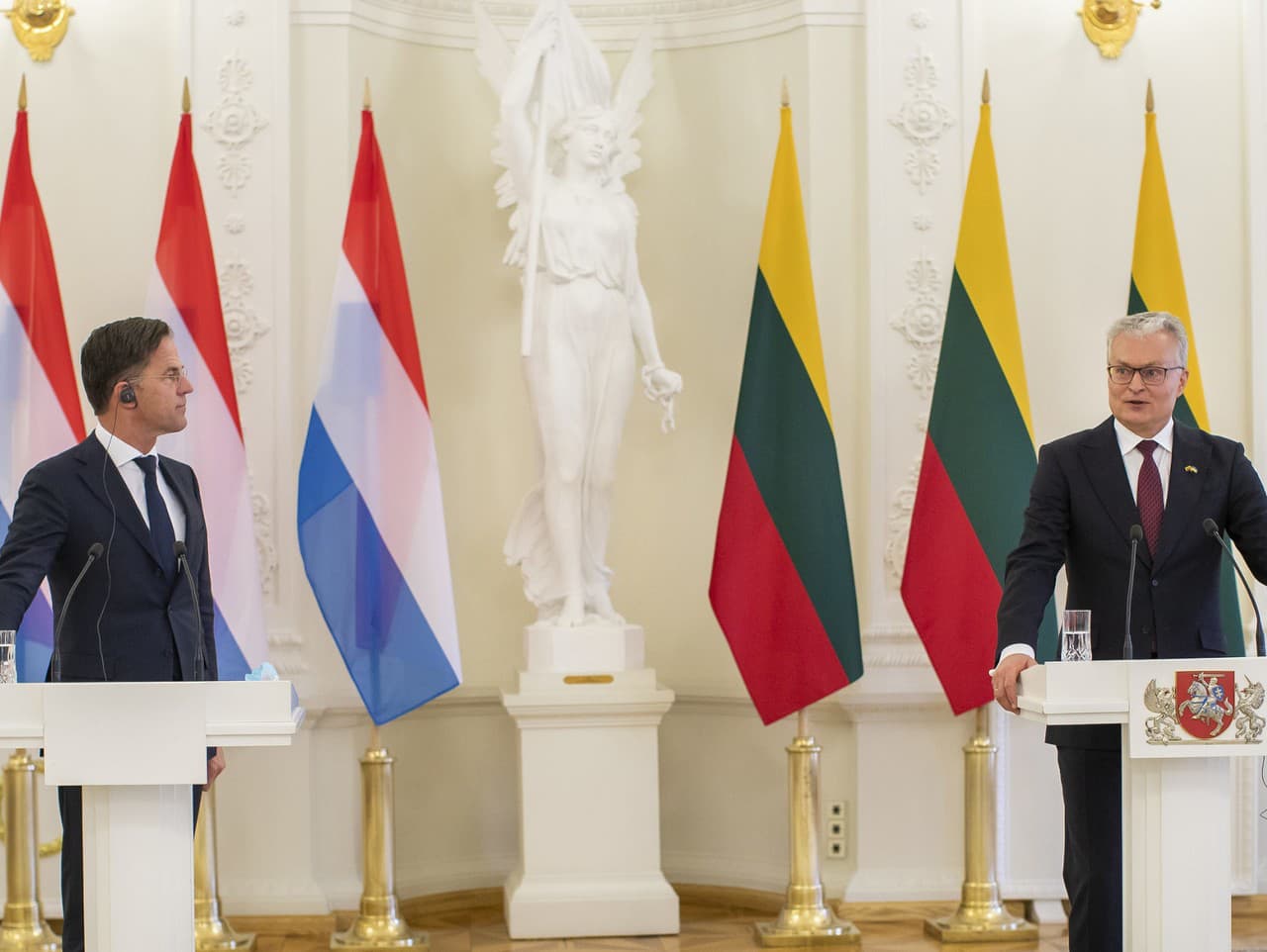 Holandský premiér Mark Rutte navštívil litovského prezidenta Gitanasa Nausedu