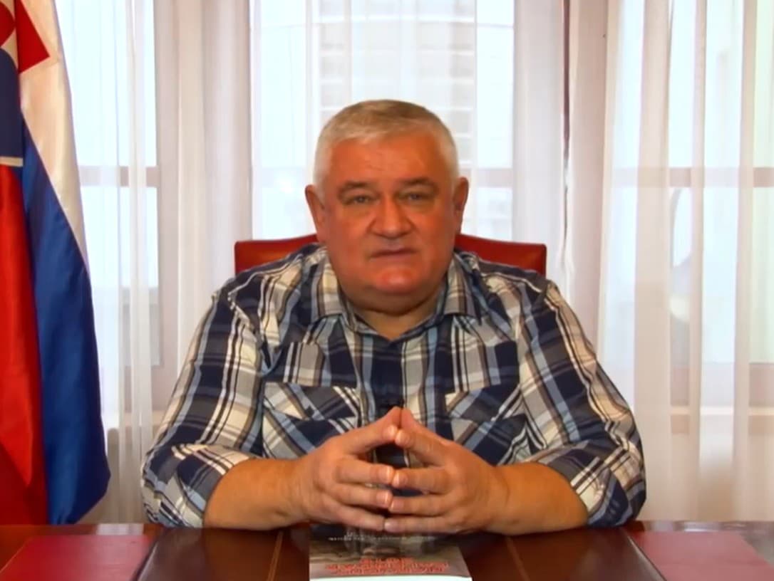 Ján Slota bol zadržaný príslušníkmi NAKA za kauzu úplatku z roku 2018.