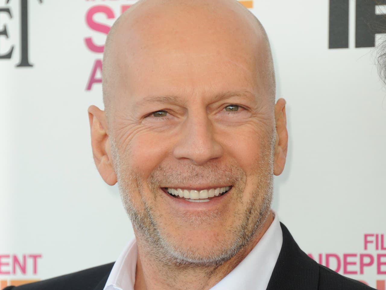 Bruce Willis bol na pľaci zmätený.