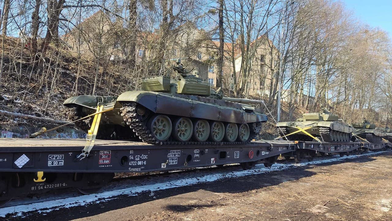Česko poslalo Ukrajine tanky T-72
