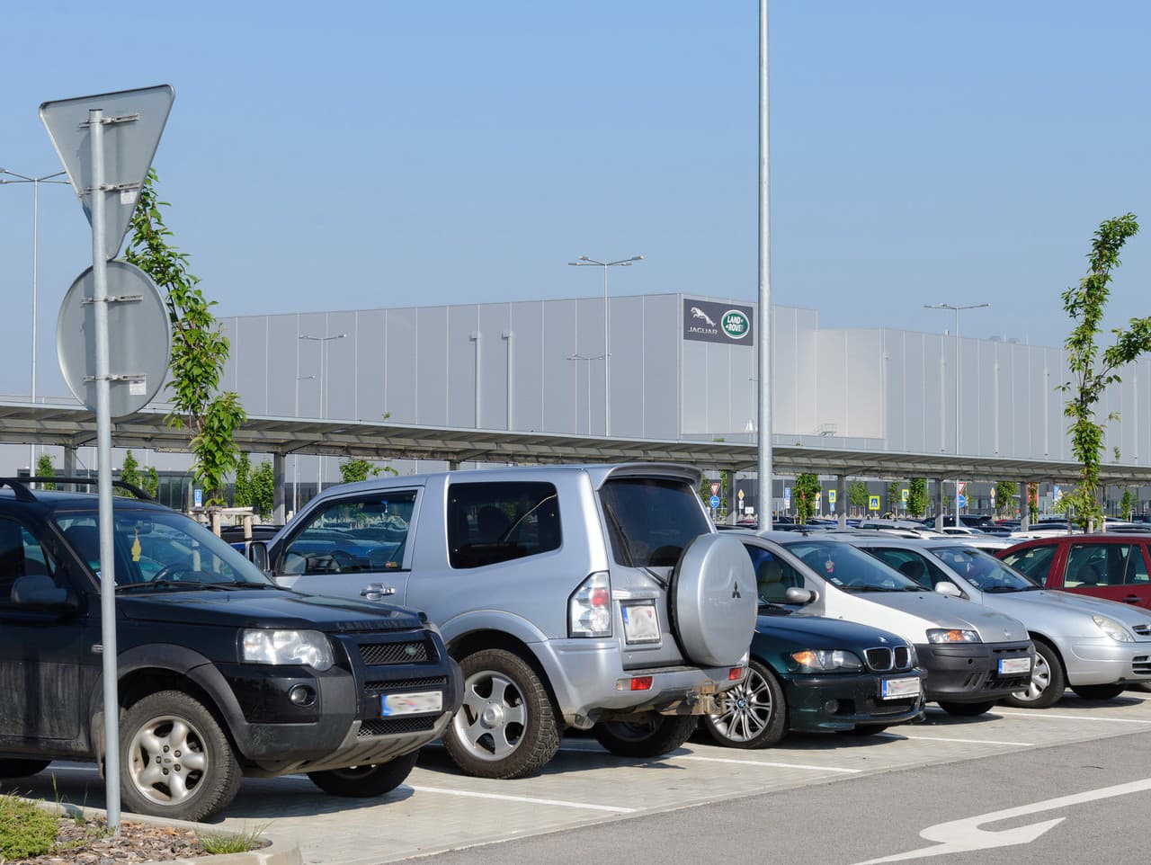 Centrála automobilky Jaguar Land Rover v Nitre