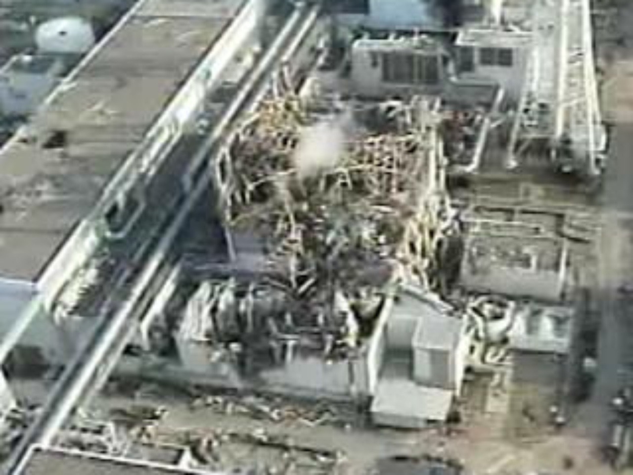 Zničený reaktor jadrovej elektrárne Fukušima.