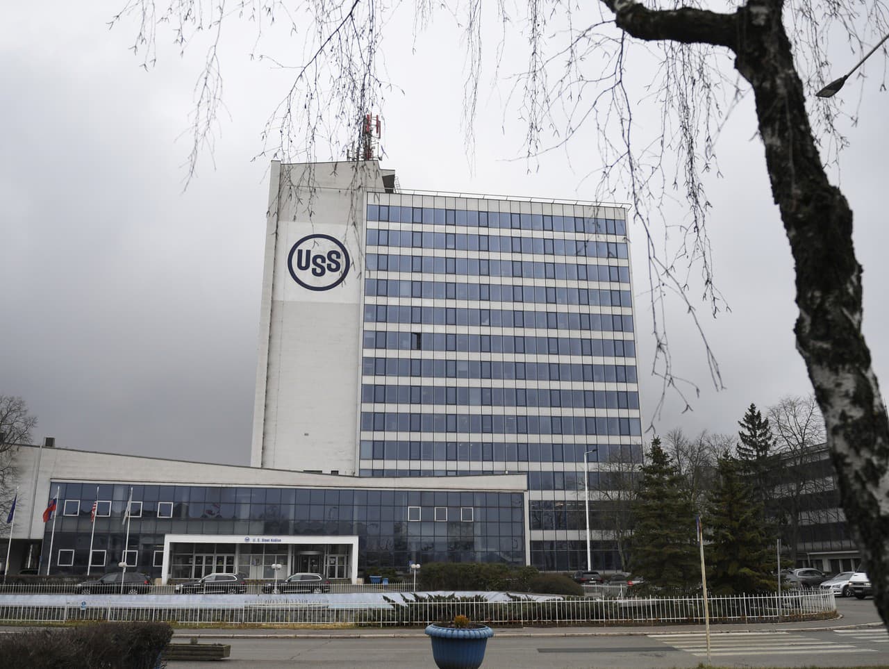 Na snímke administratívna budova spoločnosti U. S. Steel Košice 