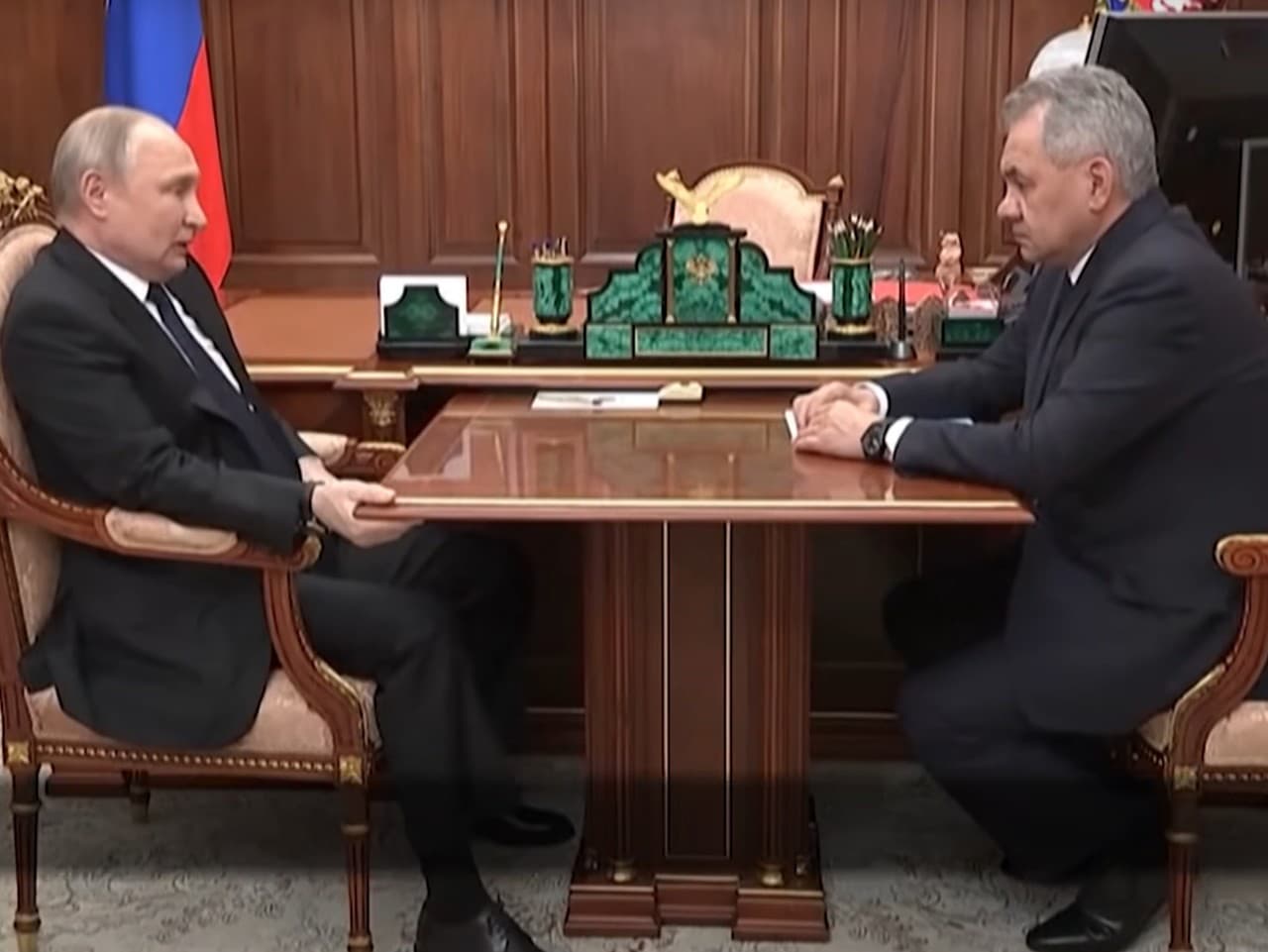 Vladimír Putin a Sergej Šojgu.