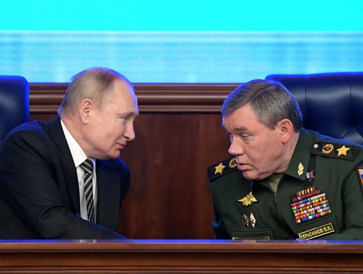 Vladimir Putin a Valerij Gerasimov